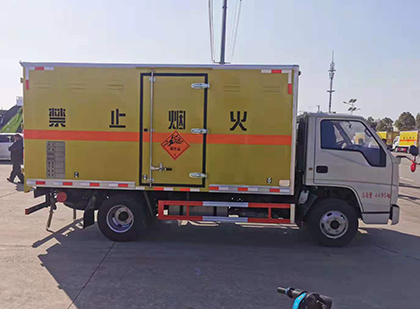 红古爆破器材运输车工人安全操作规范与智能技术保障